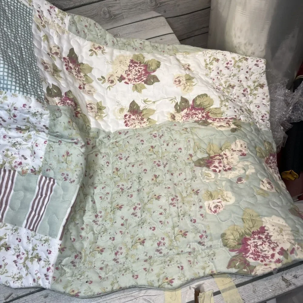 Shabby Chic Patchwork Reversible Pink Green Floral Queen King 89x100 W/Shams